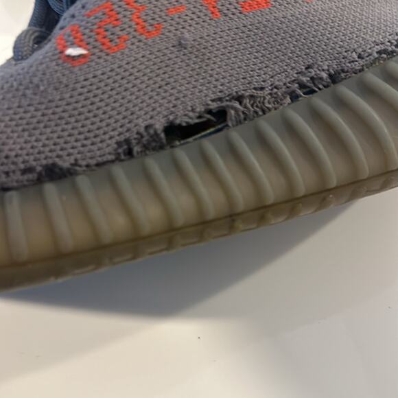 Yeezy Boost 350 V2 Low Beluga 2.0 Sz 10 used with tears Nike - Picture 5 of 6